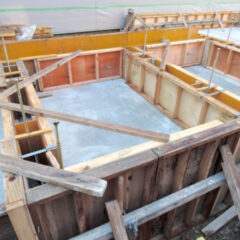 コンクリート打設に欠かせない面木・目地棒とは?用途や種類を紹介