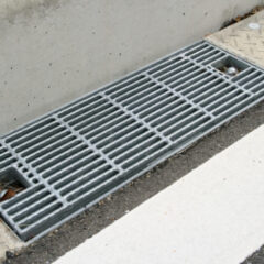 グレーチングとは？身近にある欠かせない「すのこ」